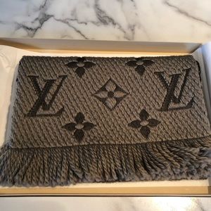 LOUIS VUITTON LOGOMANIA SCARF BRAND NEW